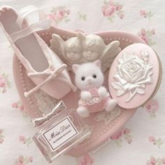 <3 - Picture 1 of 1